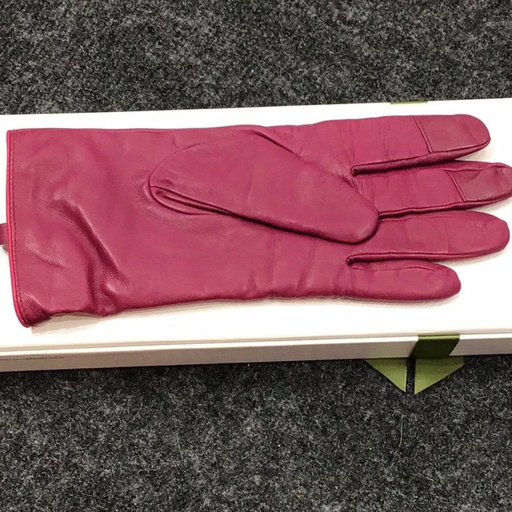 Elma violet lamb skin leather gloves with cashmere lining